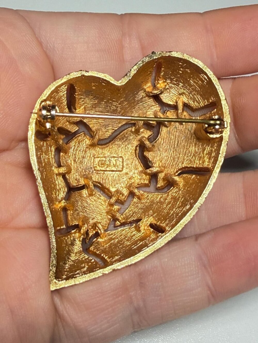 Puffed Heart Brooch Signed JJ Green Rhinestones Vintage - Picture 5 of 8